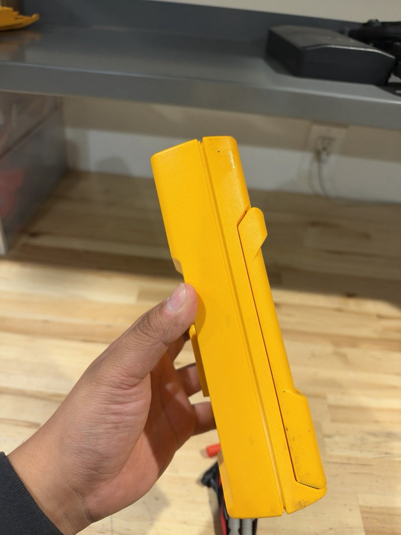FLUKE 27 MULTIMETER W/ LEADS & CLIPS (TESTED) SHIPS FAST
