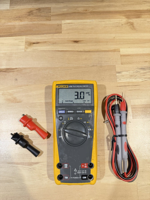 FLUKE 179 TRUE RMS MULTIMETER W/ LEADS- SHIPS FAST (TESTED)