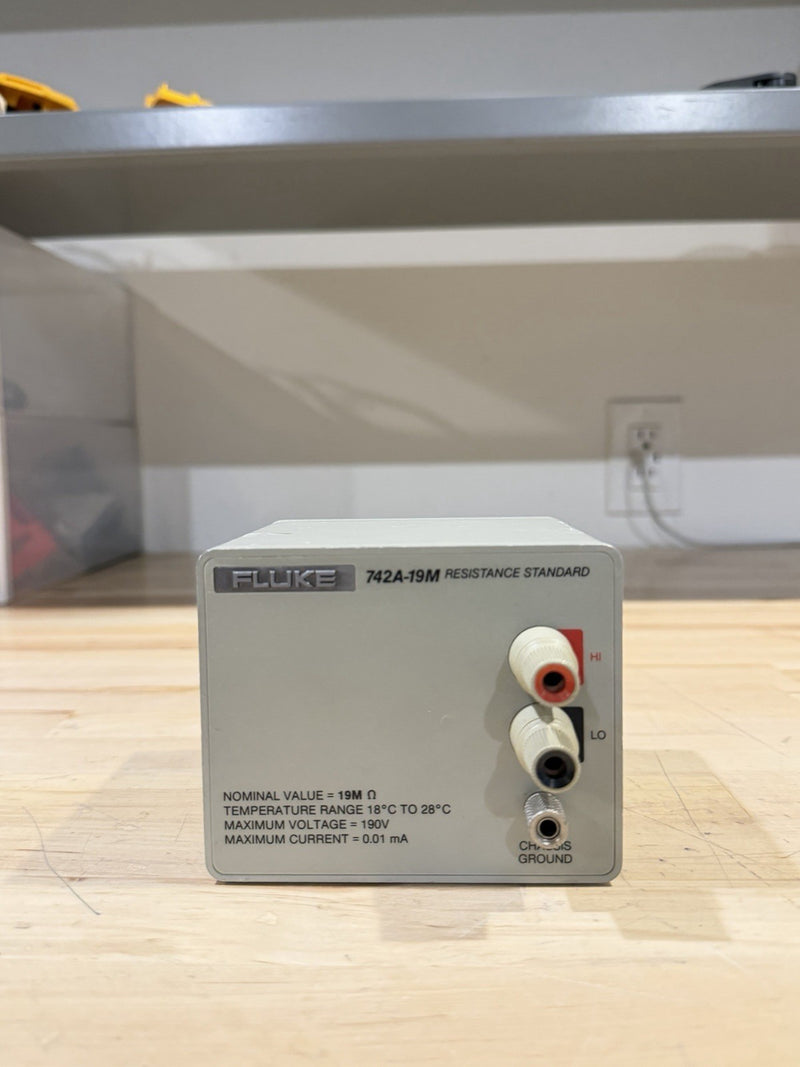 FLUKE 742A -19M RESISTANCE STANDARD (TESTED) FREE SHIPPING