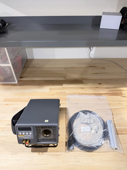 FLUKE 9140-C-156 DRY-WELL CALIBRATOR TESTED