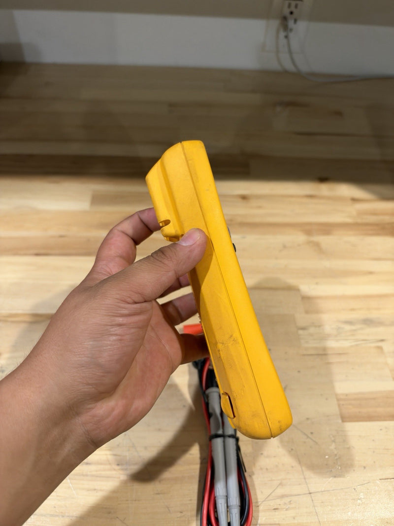 FLUKE 179 MULTIMETER W/ LEADS & CLIPS (SHIPS FAST)