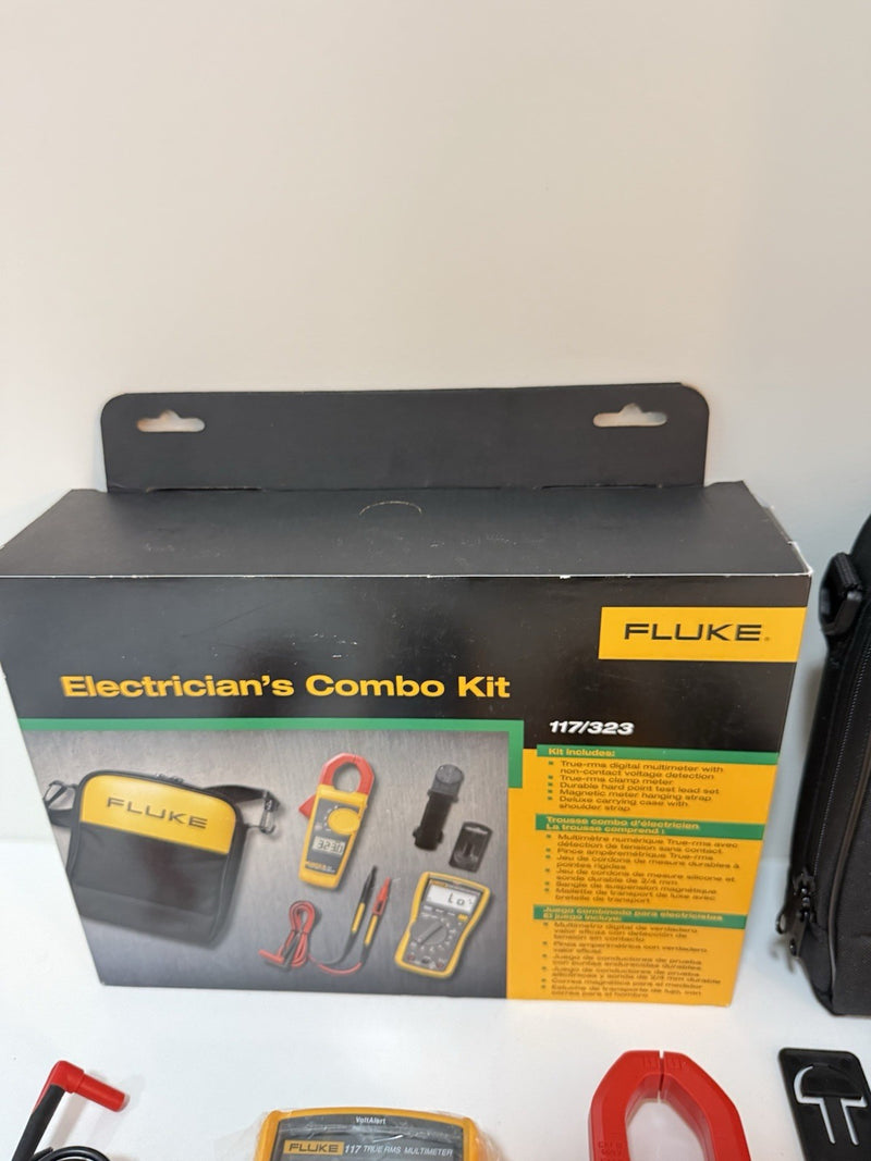 FLUKE 117/323KIT ELECTRICIANS COMBO KIT MFD 2026