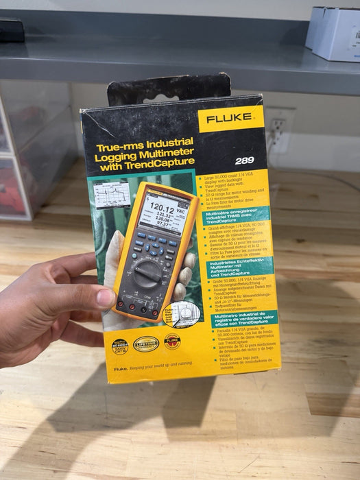 FLUKE 287 TRUE RMS ELECTRONIC LOGGING DIGITAL MULTIMETER WITH LEADS & CLIPS