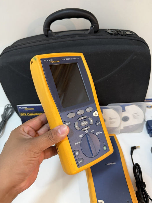 FLUKE NETWORKS DTX-1800 DTX CABLE ANALYZER KIT & PLA002 TESTED