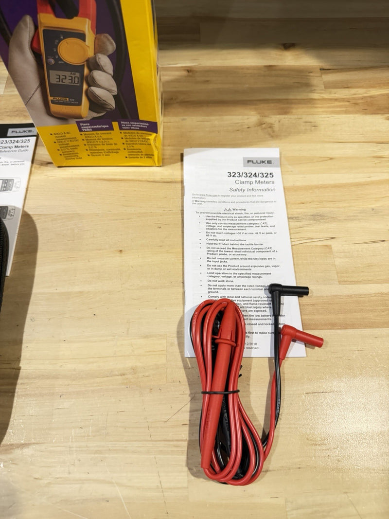FLUKE 323 TRUE-RMS DIGITAL CLAMP METER WITH BAG & LEADS
