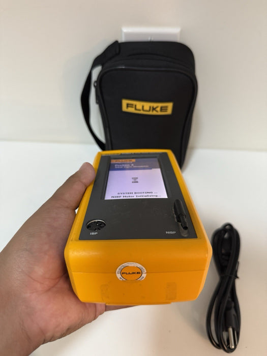 FLUKE PROSIM 4 VITAL SIGNS & ECG SIMULATOR WITH BAG & CHARGER TESTED