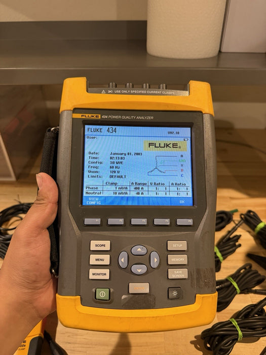 FLUKE 434 POWER QUALITY ANALYZER W/ACCESSORIES& CHARGER - SHIPS FREE (TESTED)