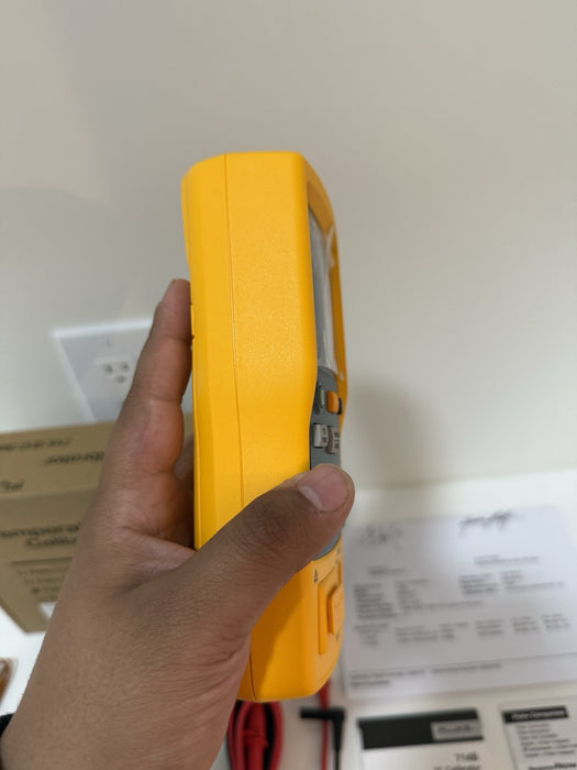 FLUKE 714B THERMOCOUPLE CALIBRATOR MFD 2024 CALIBRATED 2024