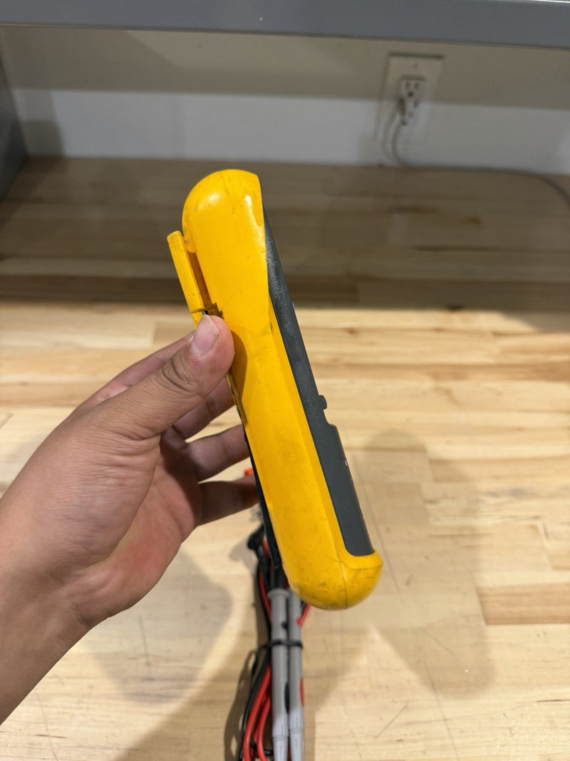 FLUKE 87 III TRUE RMS MULTIMETER W/LEADS & CLIPS - SHIPS FAST