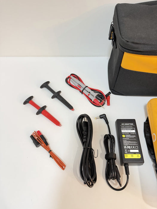 FLUKE 743B DOCUMENTING PROCESS CALIBRATOR W/ LEADS & ACCESSORIES (FREE SHIPPING)