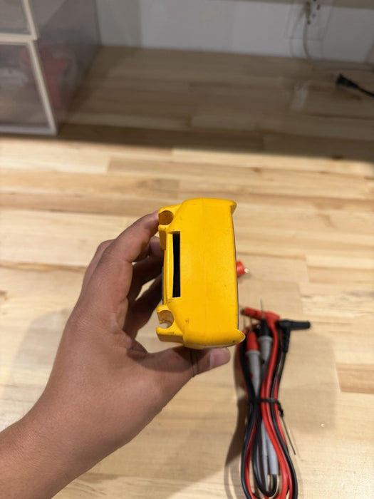 FLUKE 116 TRUS-RMS MULTIMETER / LEADS - SHIPS FAST (TESTED)