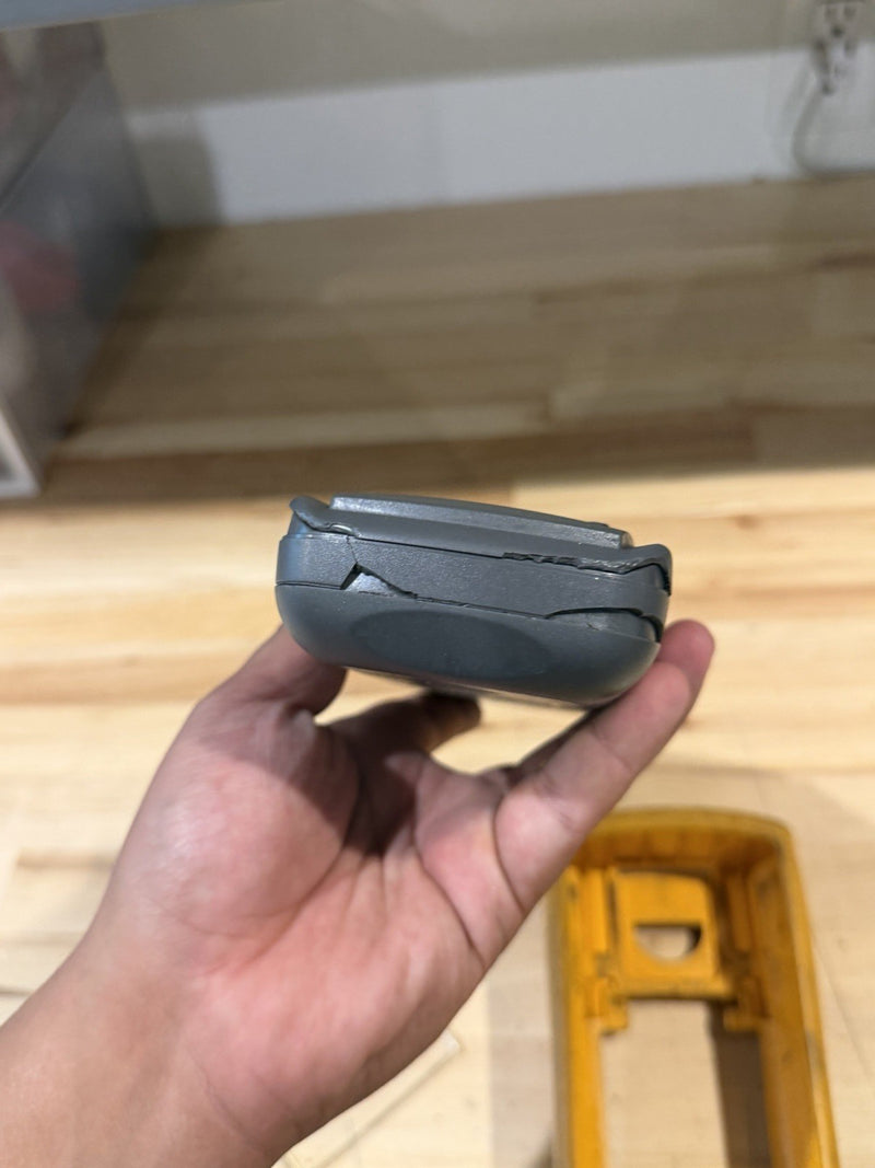 FLUKE 1587 INSULATION TESTER (PARTS ONLY) DOESN’T WORK