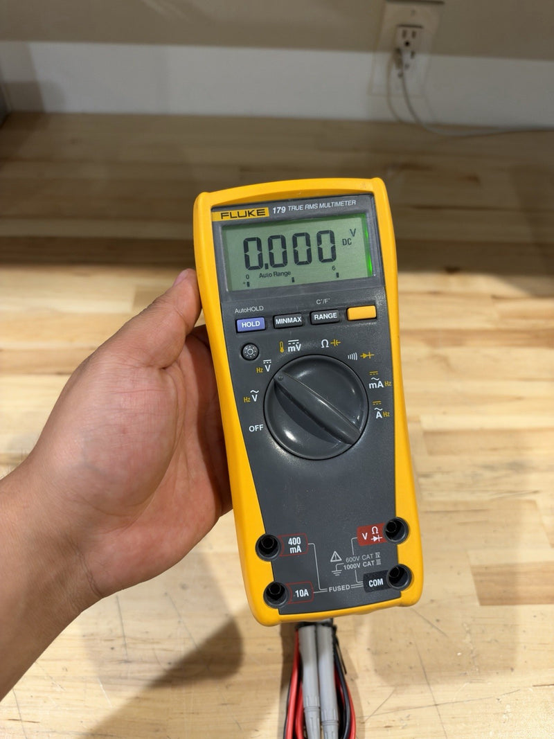 FLUKE 179 MULTIMETER W/ LEADS & CLIPS (SHIPS FAST)