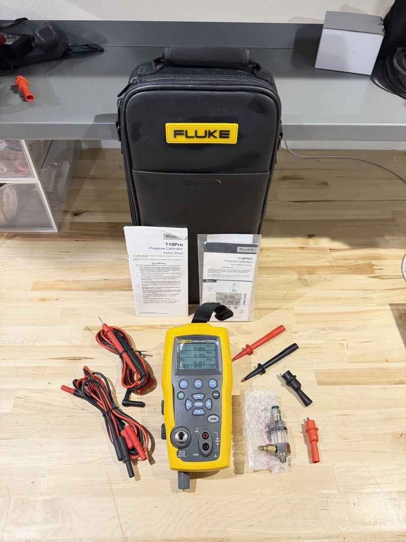 FLUKE 719 PRO 300G ELECTRIC PRESSURE CALIBRATOR W/ ACCESSORIES (SHIPS FREE)