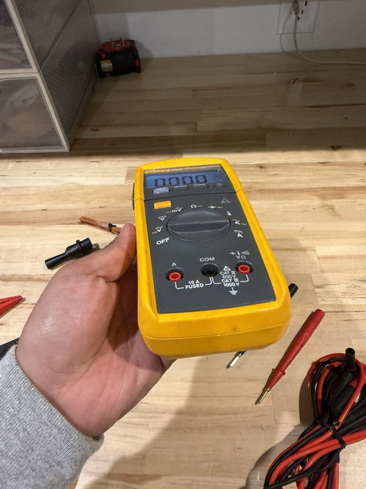 FLUKE 233A REMOTE DISPLAY AUTOMOTIVE DIGITAL  MULTIMETER KIT (FREE SHIPPING)