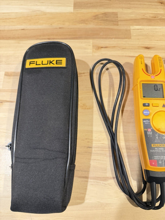 FLUKE T6-1000 ELECTRICAL TESTER W/ BAG & CLIPS (TESTED) SHIPS FAST