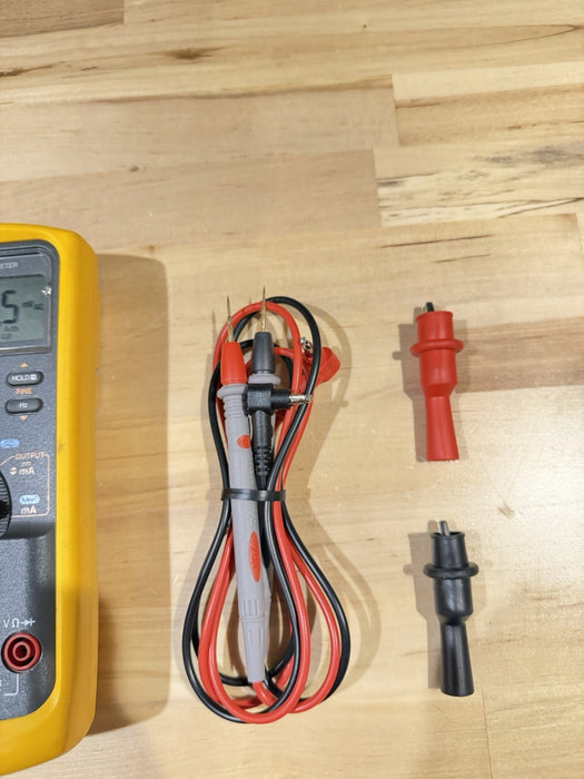 FLUKE 787 PROCESSMETER WITH LEADS & CLIPS TESTED