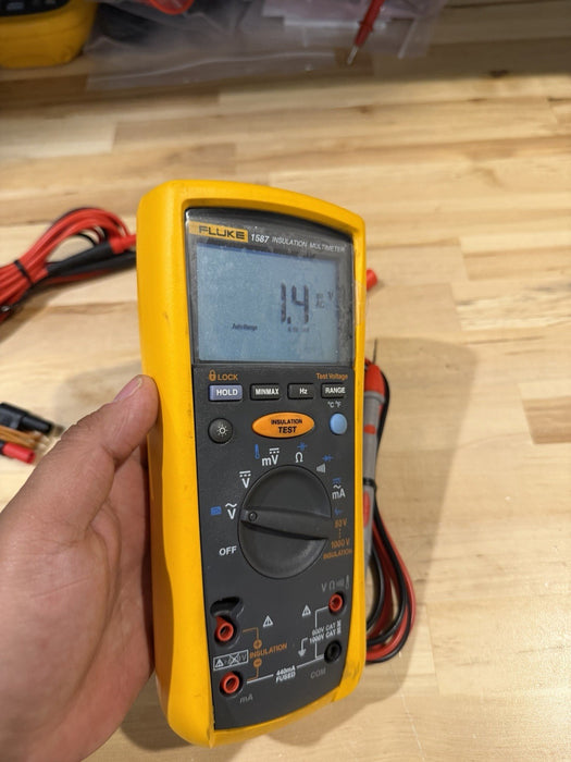 FLUKE 1587 DIGITAL INSULATION TESTER KIT W ACCESSORIES & LEADS - SHIPS FAST
