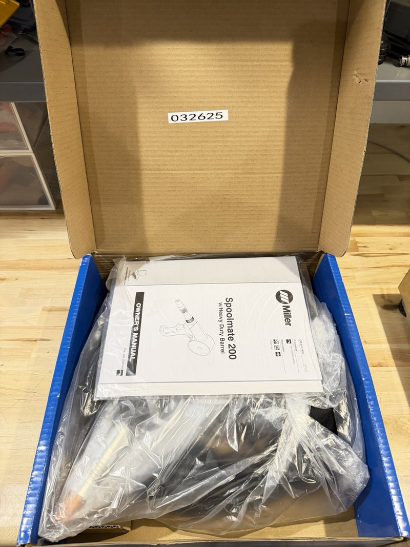 MILLER SPOOLMATE 200 SPOOLGUN 20FT 300497 (NEW FACTORY SEALED)