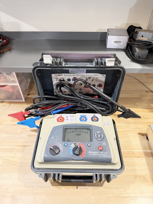 MEGGER MIT1525 15 KV HIGH VOLTAGE INSULATION RESISTANCE TESTER W/ CABLES -TESTED