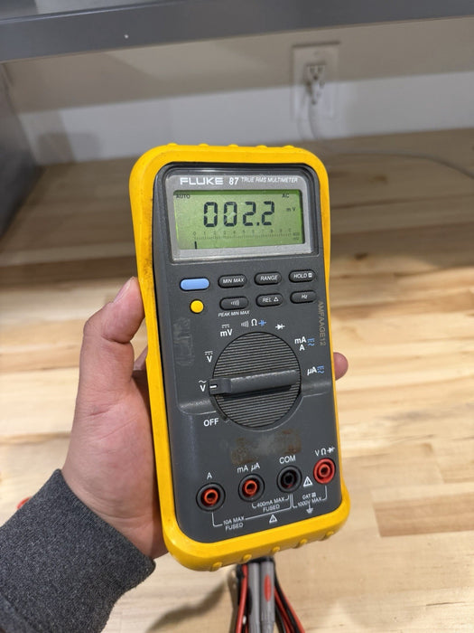 FLUKE 87 TRUE RMS MULTIMETER W/LEADS & CLIPS - SHIPS FAST