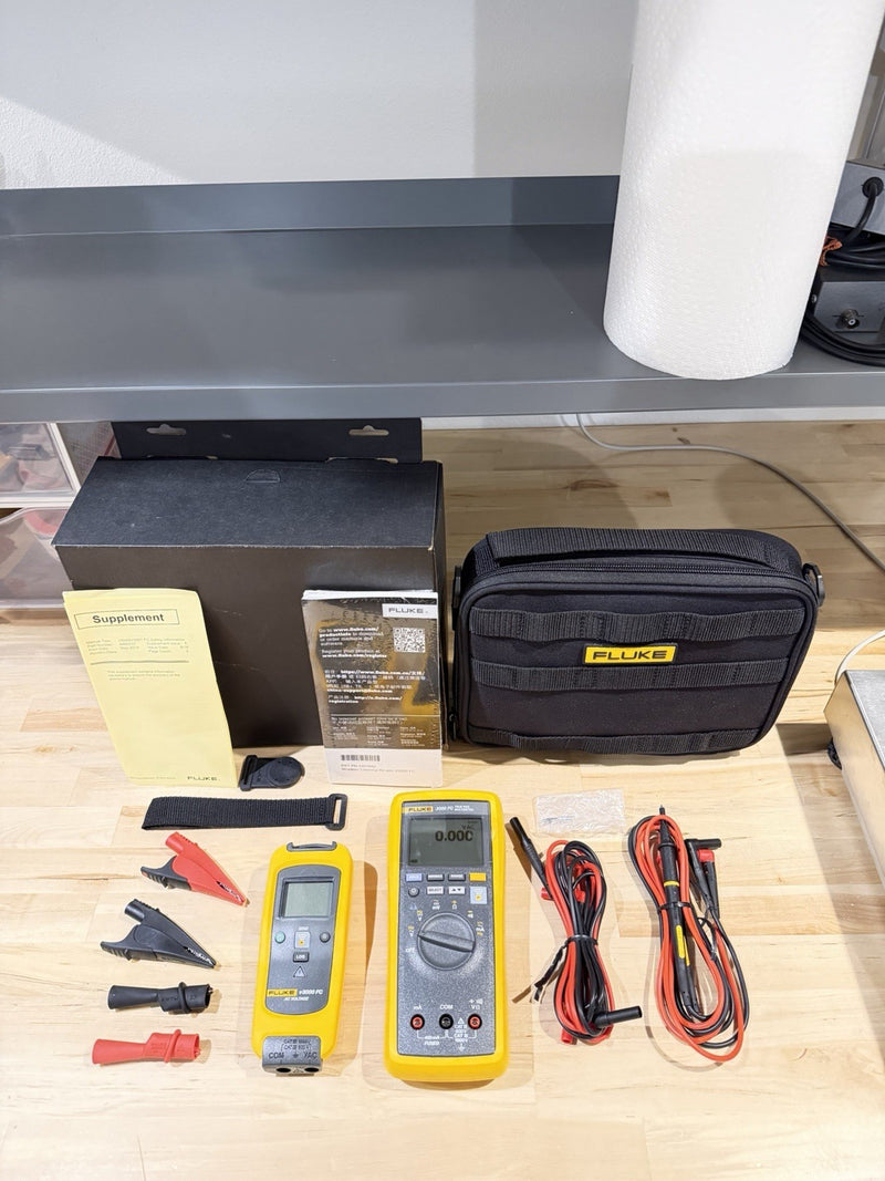 FLUKE 3000 FC TRUE RMS MULTIMETER & FLUKE A3000 FC CURRENT CLAMP KIT