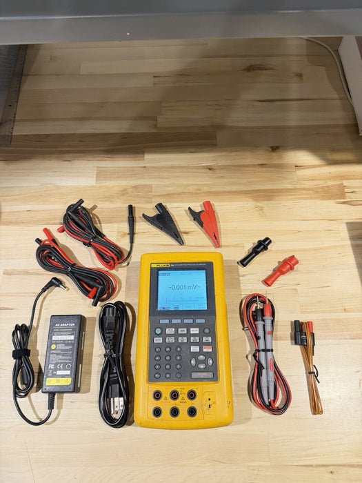 FLUKE 744 DOCUMENTING PRCESS CALIBRATOR W/ LEADS & CHARGER (CALIBRATED 2025)