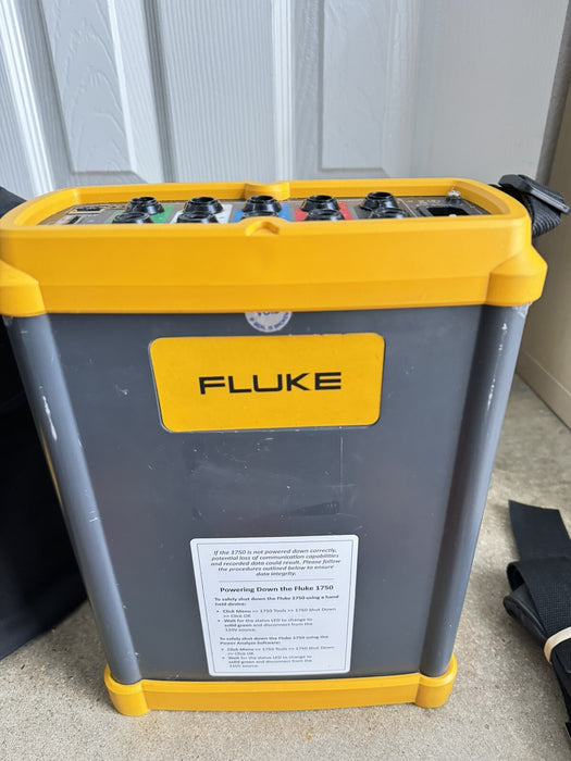 FLUKE 1750 3-PHASE POWER QUALITY RECORDER WITH 4 3140R AC CLAMPS