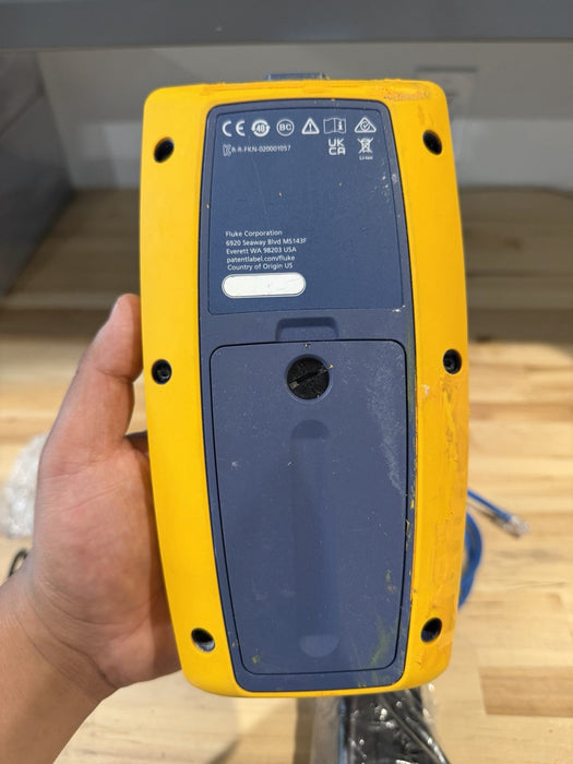 FLUKE NETWORKS LIQ-100 LINKIQ CABLE & NETWORK TESTER W ACCESSORIES