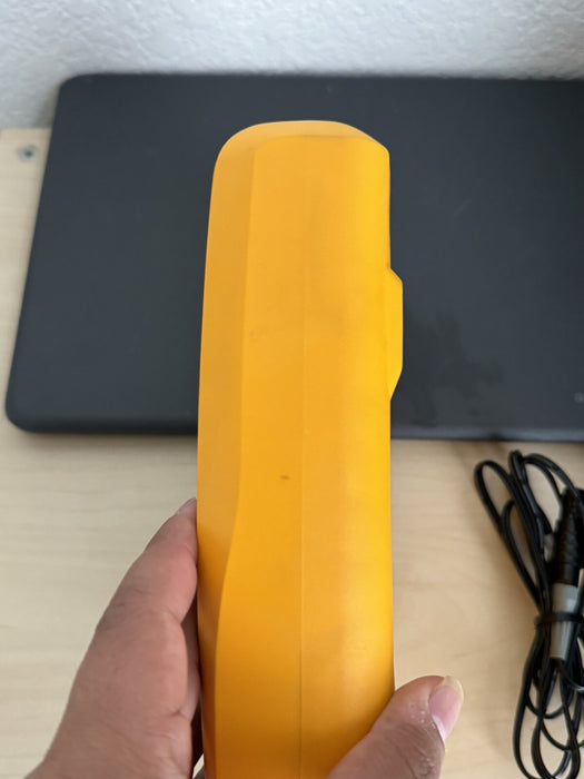 FLUKE 830 LASER ALIGNMENT TOOL /ONLY CHARGER INCLUDED