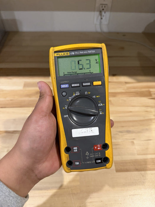 FLUKE 179 TRUE RMS MULTIMETER (PARTS ONLY) FOR PARTS DOESN’T WORK - SHIPS FAST