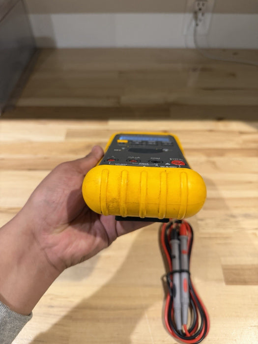 FLUKE 87V TRUE RMS MULTIMETER WITH LEADS TESTED