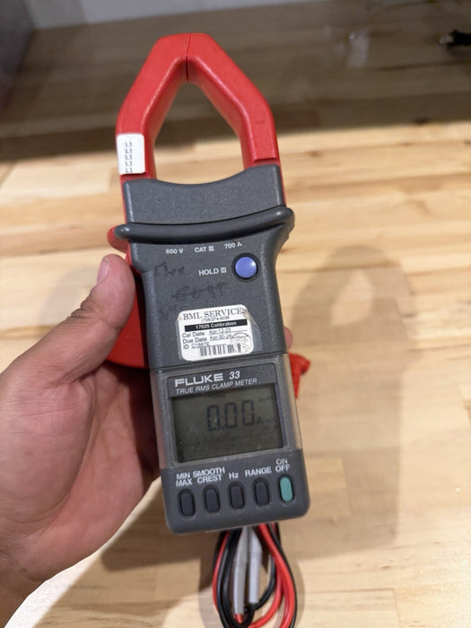 FLUKE 33 TRUE RMS CLAMPS METER W/ LEADS & CLIPS  (TESTED) SHIPS FREE