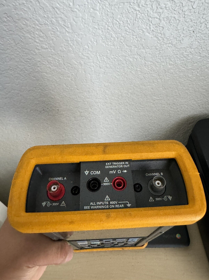 FLUKE 97 AUTO SCOPEMETER DUAL TRACE 50 MHZ HANDHELD OSCILLOSCOPE FOR PARTS