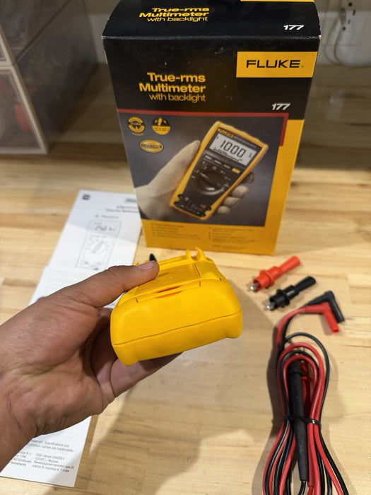 FLUKE 177 TRUE RMS DIGITAL MULTIMETER & TEMPERATURE (NEW FACTORY SEALED)MFD 2025