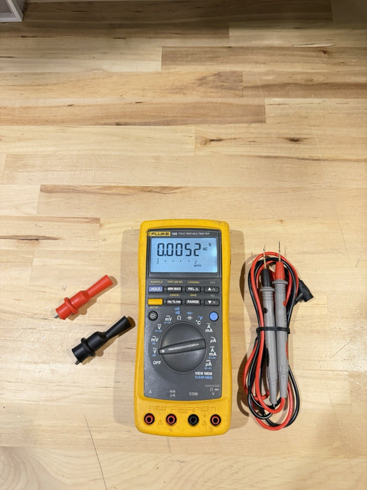 FLUKE 189 TRUE RMS MULTIMETER WITH LEADS & CLIPS TESTED