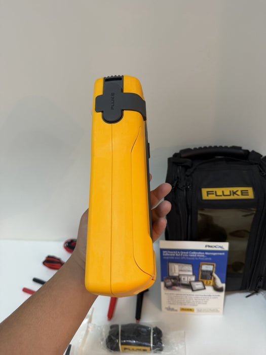 FLUKE 754 DOCUMENTING PROCESS CALIBRATOR WITH ACCESSORIES NEW
