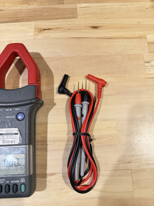 FLUKE 33 TRUE RMS CLAMPS METER W/ LEADS & CLIPS  (TESTED) SHIPS FREE