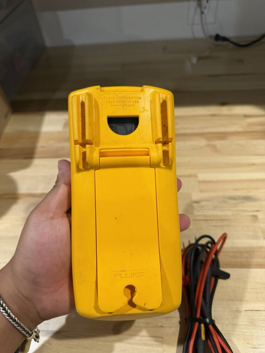 FLUKE 88V AUTOMOTIVE MULTIMETER W/ LEADS & CLIPS - SHIPS FREE (TESTED)
