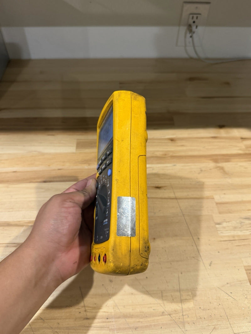 FLUKE 189 TRUE RMS MULTIMETER (PARTS ONLY)  FOR PARTS - SHIPS FAST