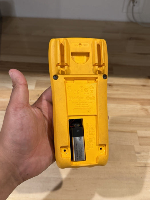 FLUKE 179 TRUE RMS MULTIMETER (PARTS ONLY) FOR PARTS DOESN’T WORK - SHIPS FAST