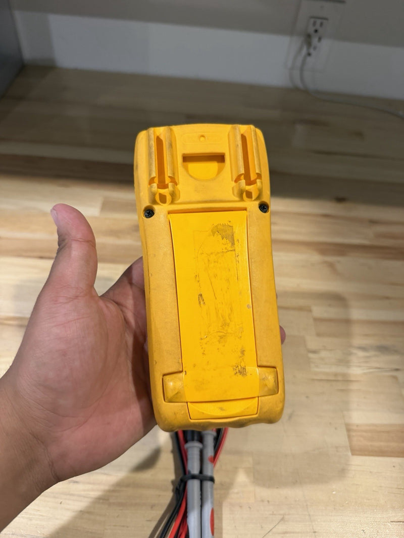 FLUKE 179 MULTIMETER WITH LEADS & CLIPS