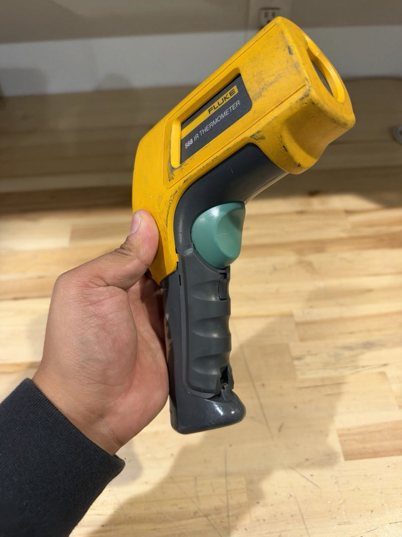 FLUKE 568 IR THERMOMETER W/ CASE (TESTED) SHIPS FAST