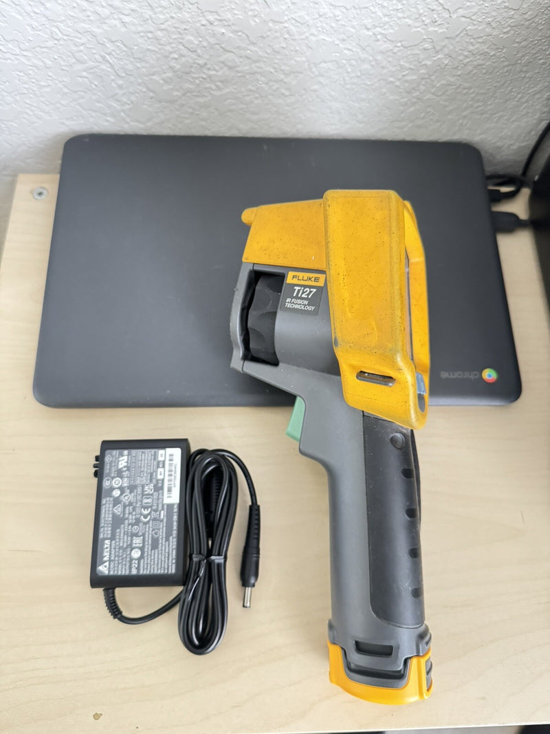 FLUKE TI27 60HZ 240 X 180 THERMAL IMAGING CAMERA WITH BATTERY & CHARGER-