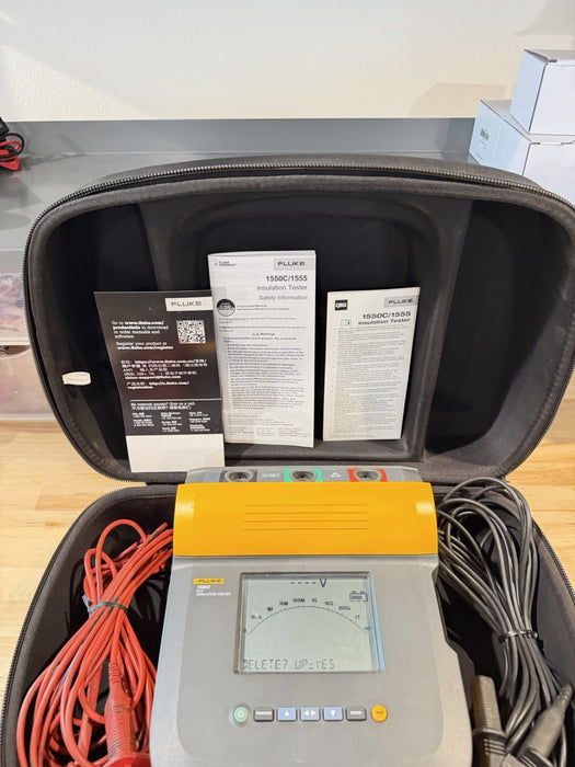 FLUKE 1550C 5KV INSULATION TESTER W LEADS & CASE - FREE SHIPPING