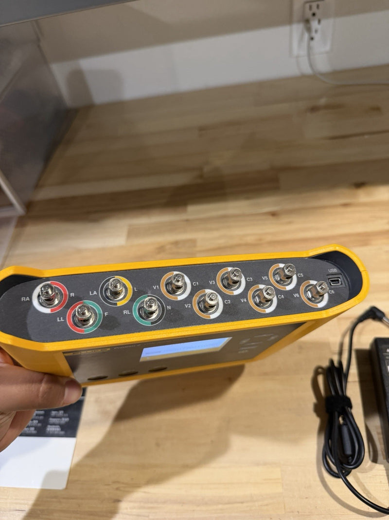 FLUKE BIOMEDICAL PROSIM 2 VITAL SIGNS SIMULATOR WITH CHARGER TESTED
