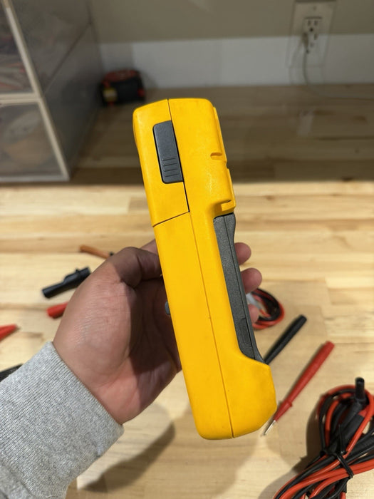 FLUKE 233A REMOTE DISPLAY AUTOMOTIVE DIGITAL  MULTIMETER KIT (FREE SHIPPING)