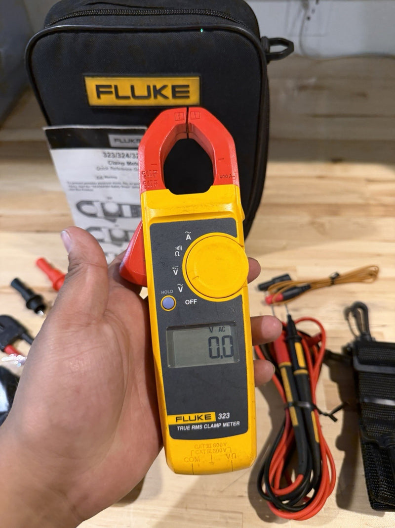 FLUKE 116/323 HVAC MULTIMETER COMBO KIT WITH ACCESSORIES TESTED