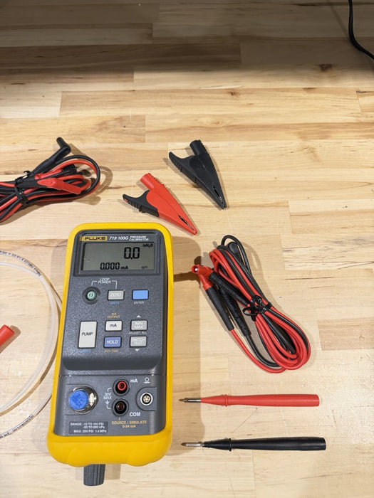 FLUKE 719 100G PRESSURE CALIBRATOR W/ LEADS & EXTRAS (TESTED) PERFECT CONDITION