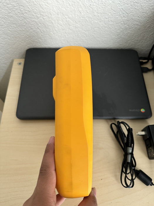 FLUKE 830 LASER ALIGNMENT TOOL /ONLY CHARGER INCLUDED